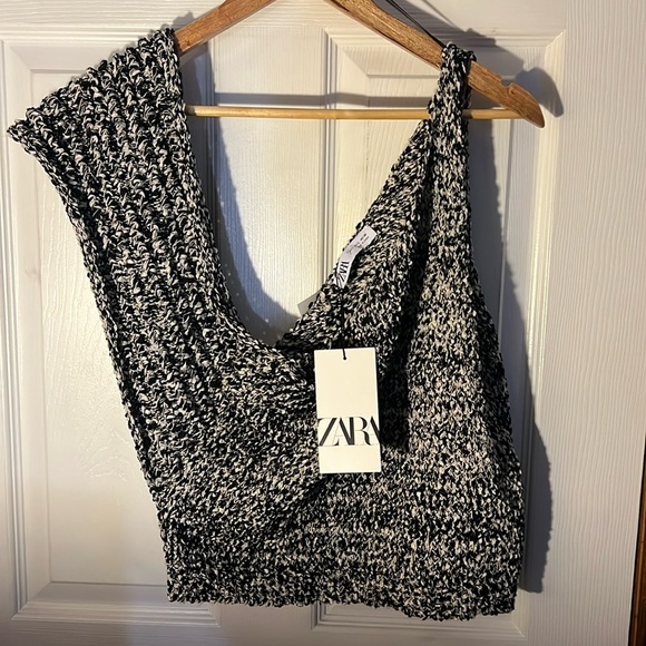 Zara Sweaters - Zara Black and White Knit Sweater